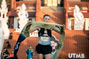 BIB: 3270
                            <button type="button" onclick="openModal(22791241)" class="btn btn-primary btn-sm float-right btn-popup" data-toggle="modal" data-target=".modal-high-quality">
                        <i class="fas fa-shopping-cart"></i> Add to Cart
                    </button>
                                            <button type="button" onclick="isThisMe(22791241, true)" class="btn btn-success btn-sm float-right btn-popup btn-isme hidden" data-toggle="tooltip" data-placement="bottom" title="นี่คือรูปของคุณใช่ไหม คลิกที่นี่เพื่อเอาเข้าอัลบั้ม">
                        <i class="fas fa-plus"></i> Add to album
                    </button>
                    <button type="button" onclick="isThisMe(22791241, false)" class="btn btn-warning btn-sm float-right btn-popup btn-isnotme hidden">
                        <i class="fas fa-ban"></i> Remove from album
                    </button>